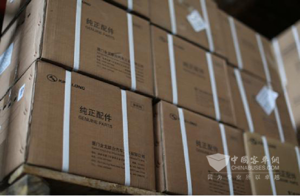 金龙客车北京仓储中心为服务提供坚实后盾