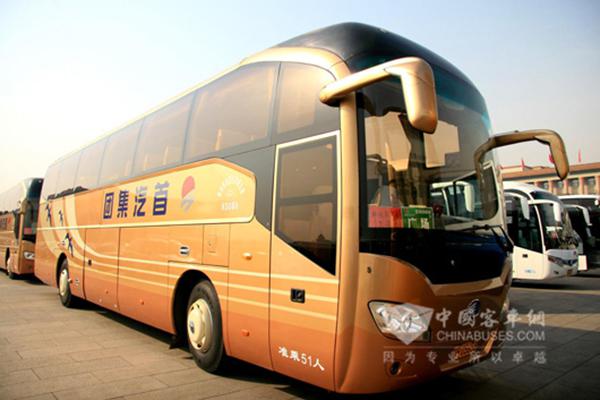 申龙客车连续9年为全国两会提供会场通勤服务