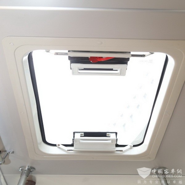 扬子江客车WG6610BEVHT1