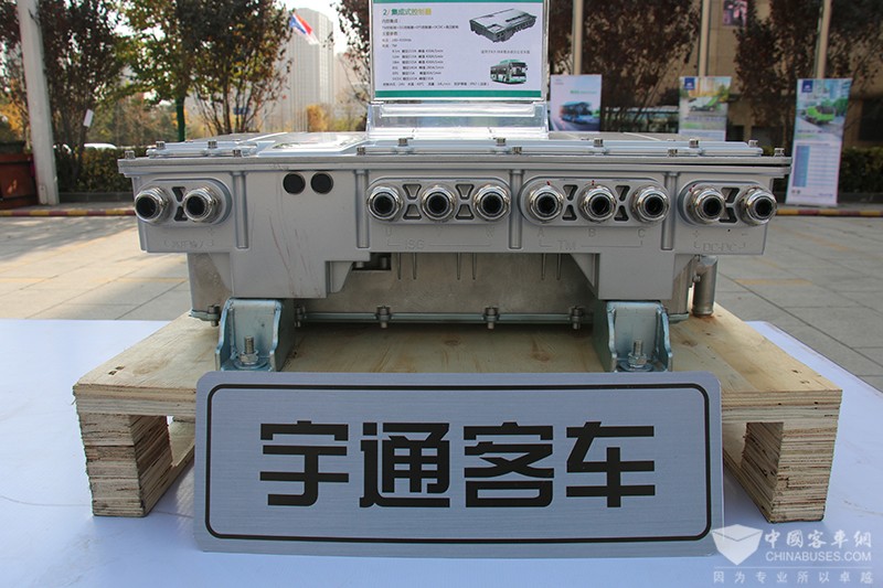 宇通集成式控制器