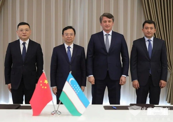 比亚迪商用车 乌兹别克斯坦 塔什干市 2000台 电动大巴