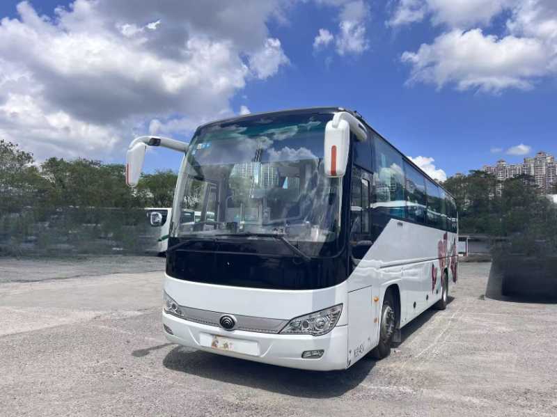 2020年11月上牌国五粤牌48座宇通6119一手气囊中门旅游车