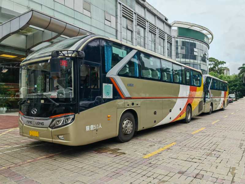 2018年7月上牌同款三台粤牌国五50座大金龙6127气囊营运车