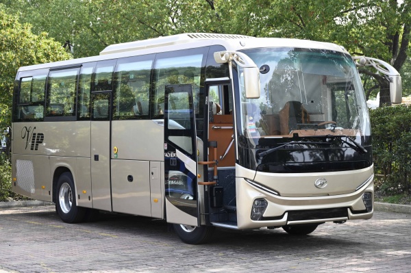 苏州金龙“公路和谐号” 打造高端商旅客运新标准