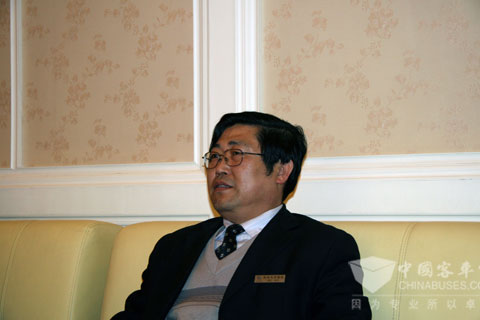 沈阳市天兴客运有限公司的王国志总经理接受客车网采访