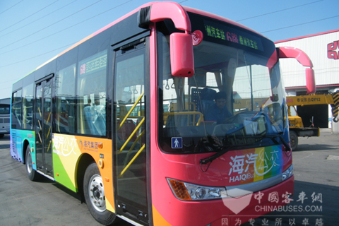 即将发往三亚的中通天然气公交