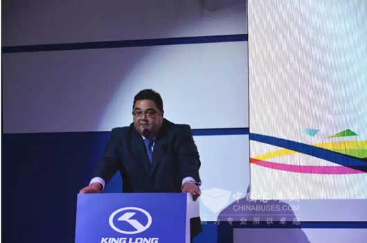 经销商代表荷西先生发表致辞