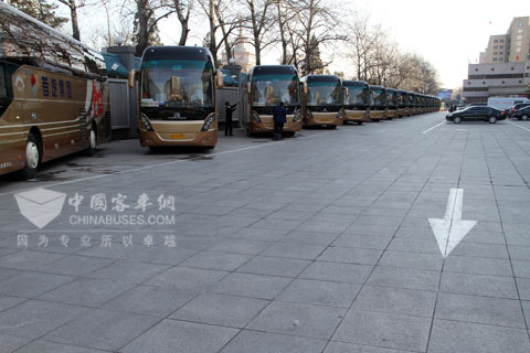 停驻在京西宾馆的两会保障车队