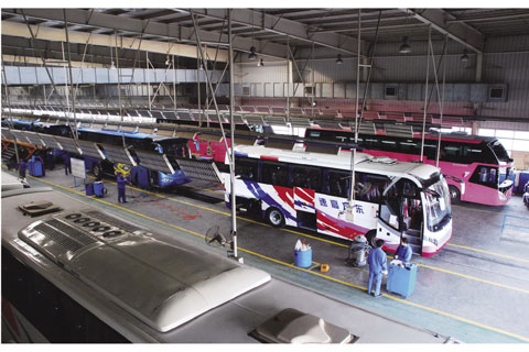 中通豪华高档客车生产车间