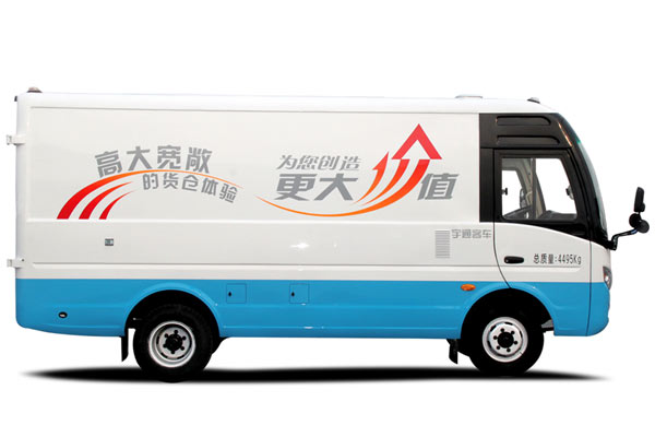 宇通ZK5040XXY厢式运输车（柴油2-6座）