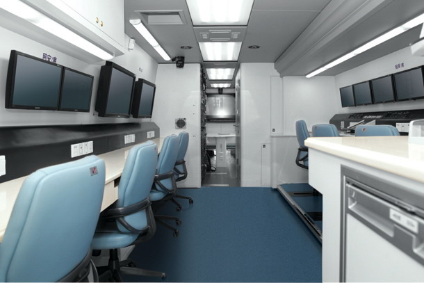 金旅XML6125“天骄”指挥车（柴油5-9座）