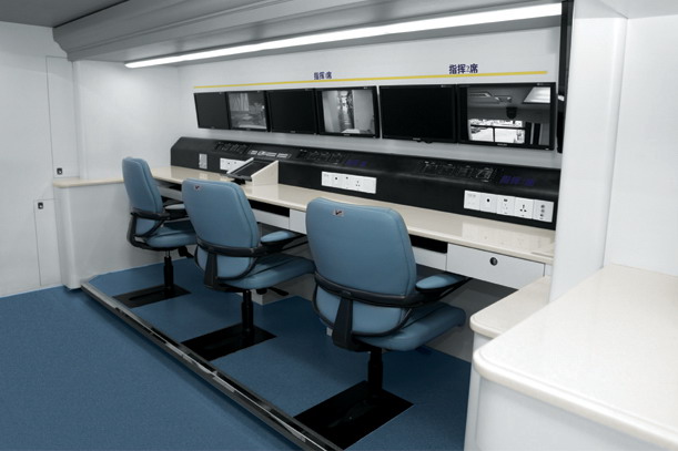 金旅XML6125“天骄”指挥车（柴油5-9座）