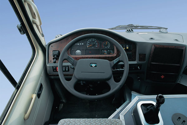 宇通ZK6720D中短途客车（柴油24-29座）