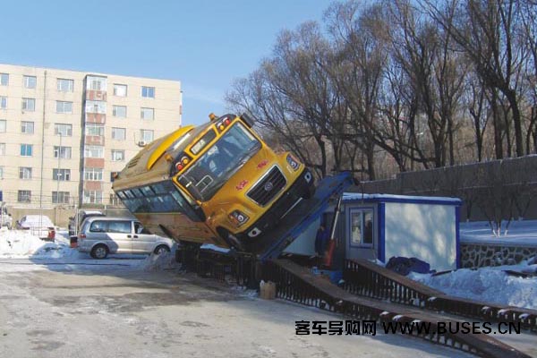 黄海DD6100C02FX中小学生专用校车（柴油国四24-51座）