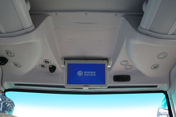 申龙SLK6902ALD5客车（柴油国五24-38座）