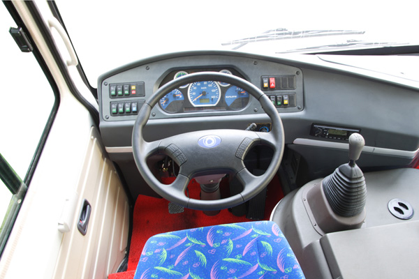 申龙SLK6720UC3GN5公交车（天然气国五10-29座）