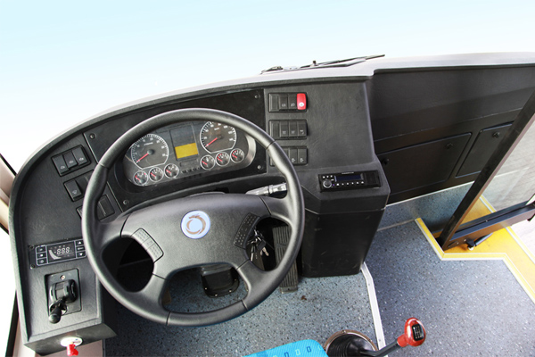 申龙SLK6779US5N5公交车（天然气国五14-28座）