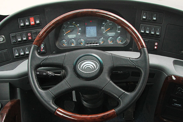 宇通ZK6758HN2Y客车（天然气国五24-31座）