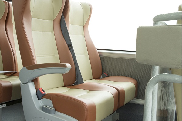 宇通ZK6119HNQ5Z客车（天然气国五24-52座）