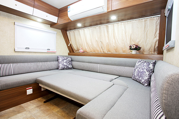 宇通ZK9020XLJ2房车（4-6座）