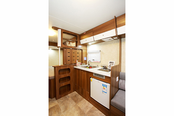 宇通ZK9020XLJ2房车（4-6座）