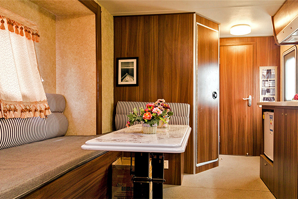 宇通ZK9040XLJ拖挂房车（6-9座）