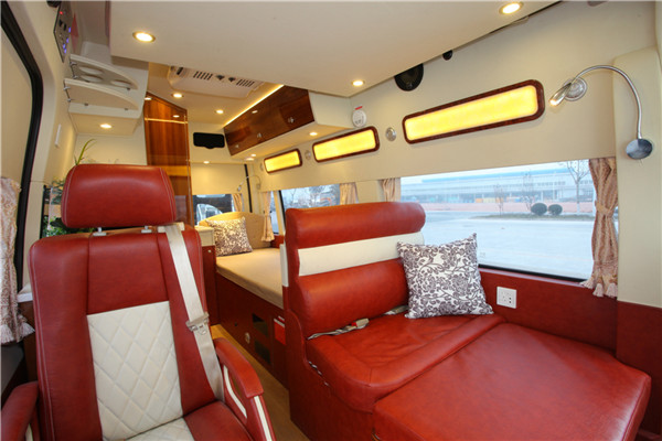 宇通ZK5040XLJ3房车（柴油国五2-6座）