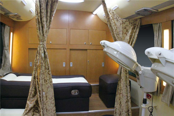 宇通ZK5180XZS5展示车（柴油国五2-9座）