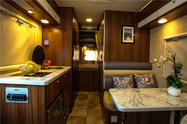 凯伦宾威ZK5041XLJ3房车（柴油国五2-6座）