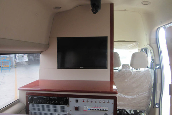 宇通ZK5041XZH5指挥车（柴油国五2-9座）