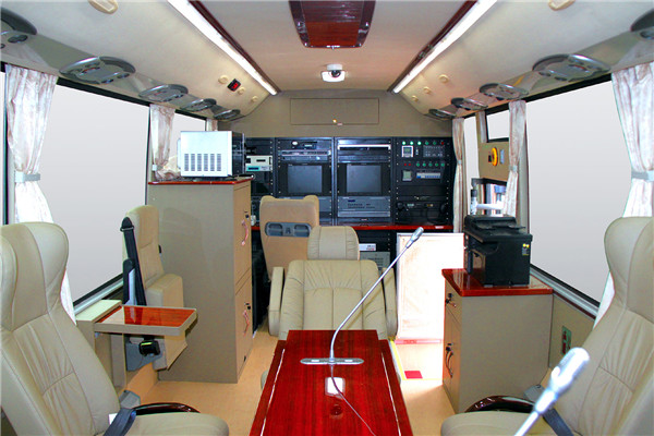 宇通ZK5130XZH5指挥车（柴油国五2-9座）