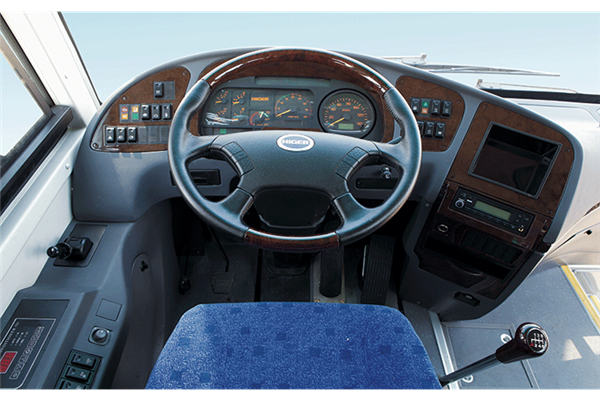 海格KLQ6796KQE50客车（柴油国五24-34座）