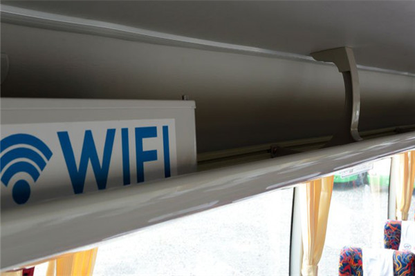 海格KLQ6882KAC51客车（天然气国五24-38座）