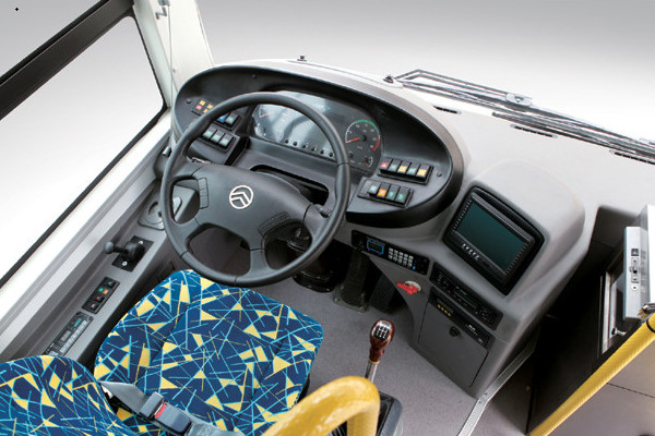 金旅XML6125J15CN公交车（天然气国五23-46座）