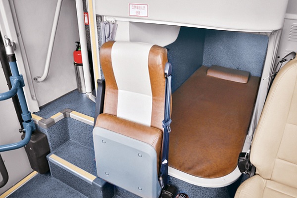 金旅XML6128J25N客车（天然气国五24-63座）