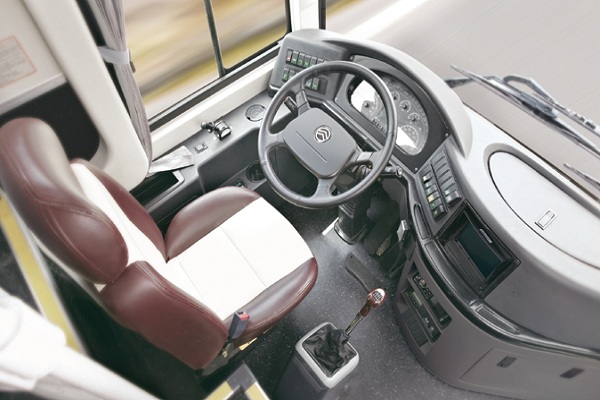 金旅XML6125J25N客车（天然气国五24-55座）