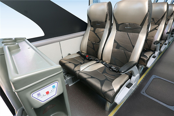 金龙XMQ6129FYN5C客车（天然气国五24-61座）