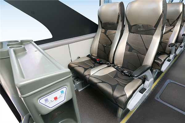 金龙XMQ6129HYN5C客车（天然气国五24-57座）