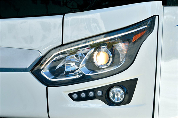 金龙XMQ6125HYD5C客车（柴油国五24-54座）