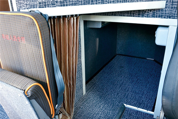 金龙XMQ6119FYD5B客车（柴油国五24-57座）