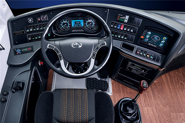 金龙XMQ6821CYN5C客车（天然气国五24-35座）