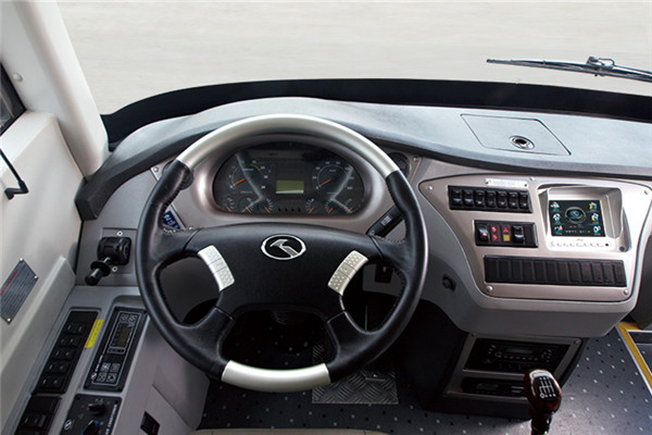 金龙XMQ6140FYD5C客车（柴油国五24-65座）