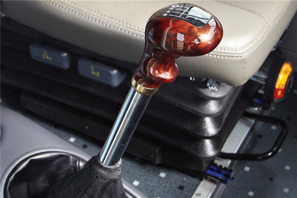 金龙XMQ6140FYD5C客车（柴油国五24-65座）