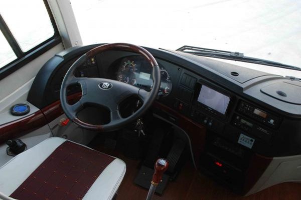 中通LCK6880H5A1客车（柴油国五24-38座）