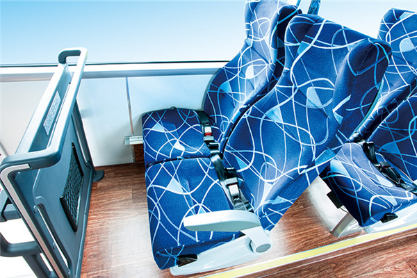 金龙XMQ6101AYD5D客车（柴油国五24-49座）