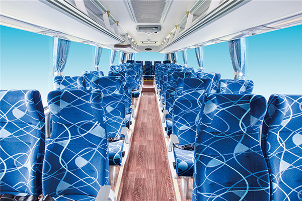 金龙XMQ6802AYD5D客车（柴油国五24-34座）