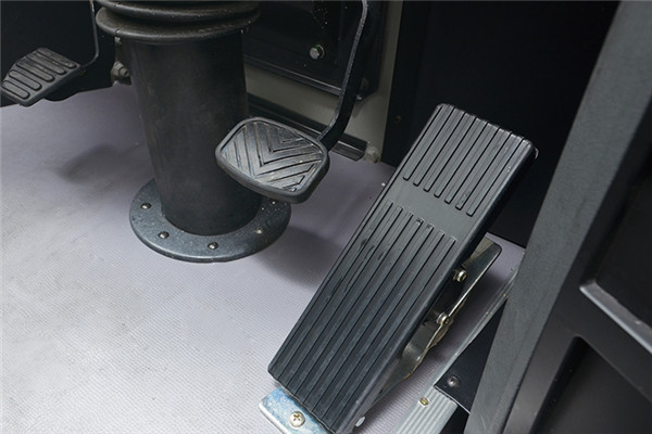 金龙XMQ6112AYN5D客车（天然气国五24-52座）