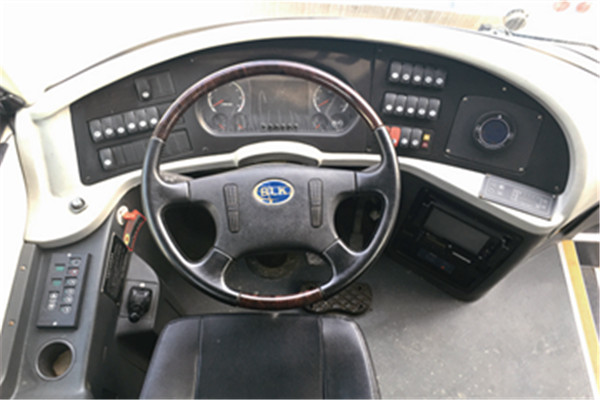 百路佳JXK6115BPHEVN公交车（天然气/电混动国五24-44座）