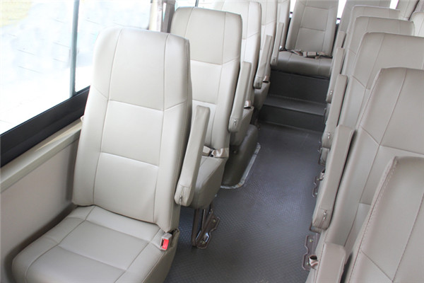 晶马JMV6700CF客车（柴油国五10-23座）