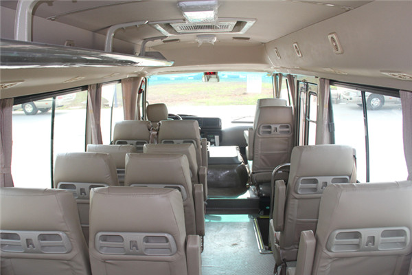 晶马JMV6700CF客车（柴油国五10-23座）